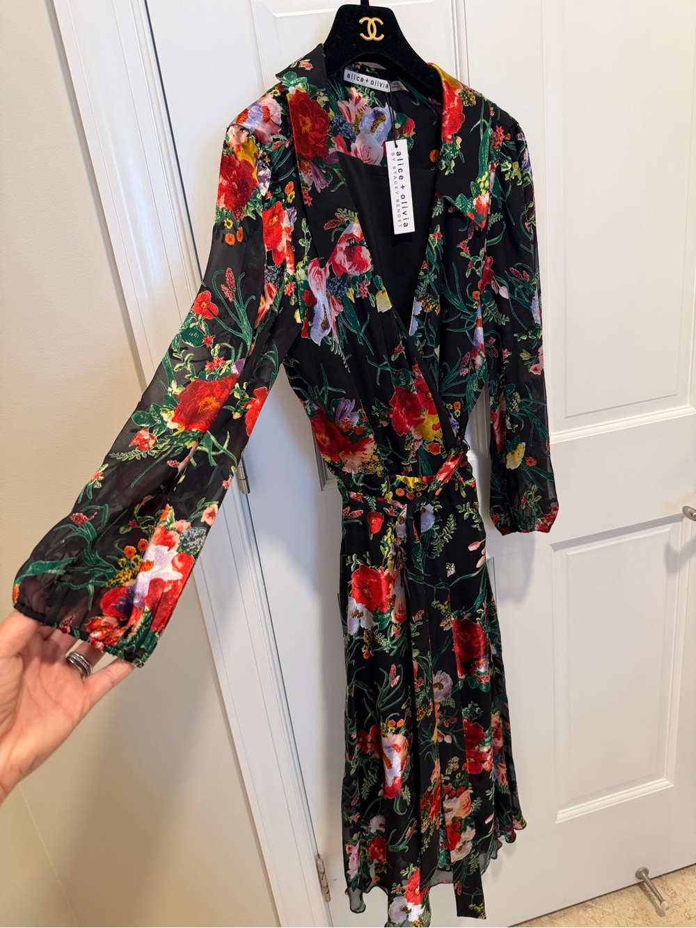NWT Alice + Olivia Abney Black Floral Wrap Midi Dress Blooming Bouquet size 10 - Picture 3 of 16